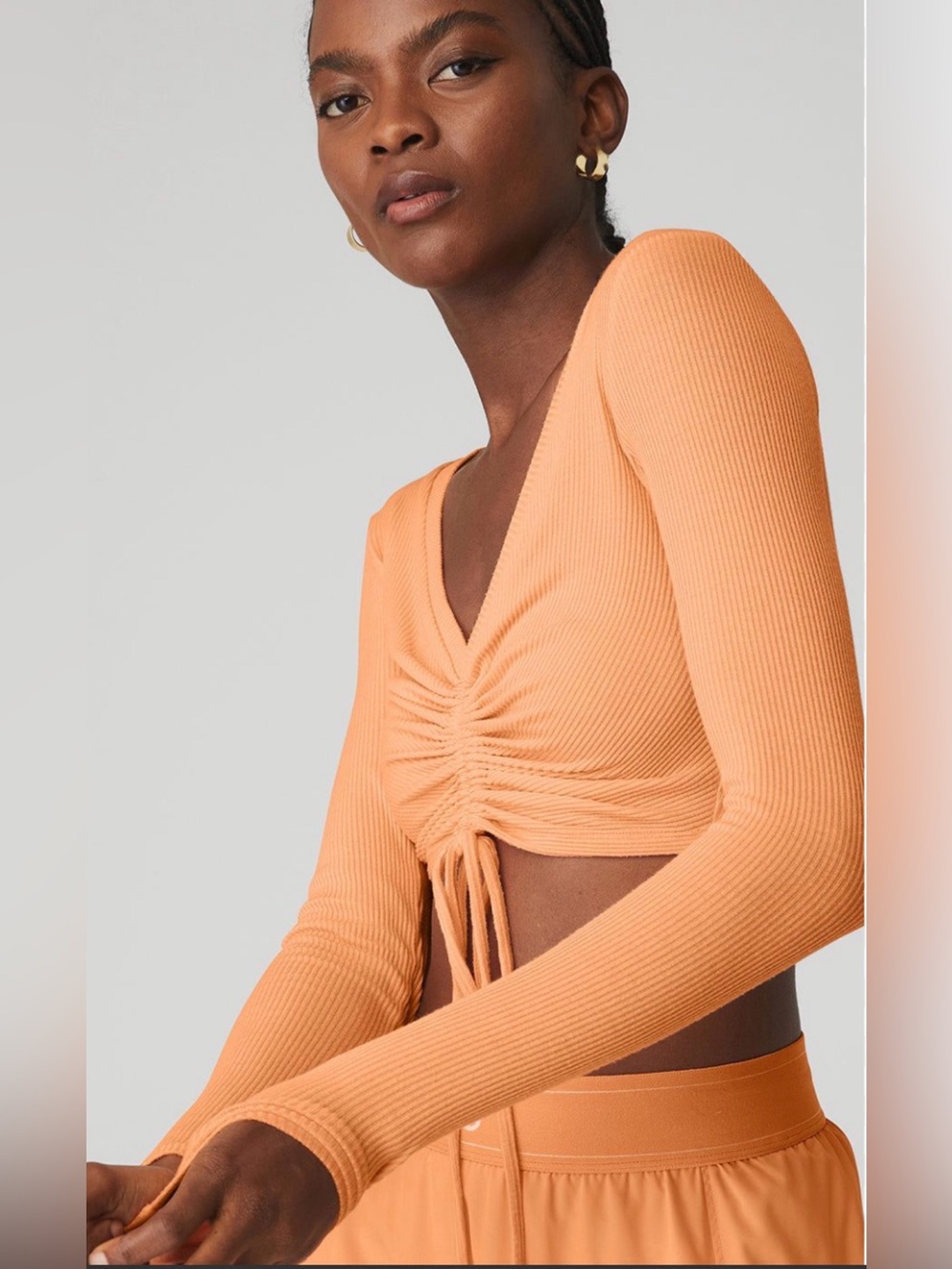ALO YOGA Ribbed Cinch Cropped Long Sleeve size M Cantaloupe